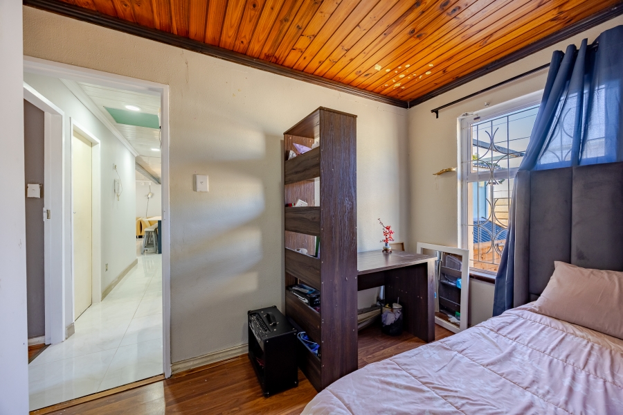 4 Bedroom Property for Sale in Bothasig Western Cape
